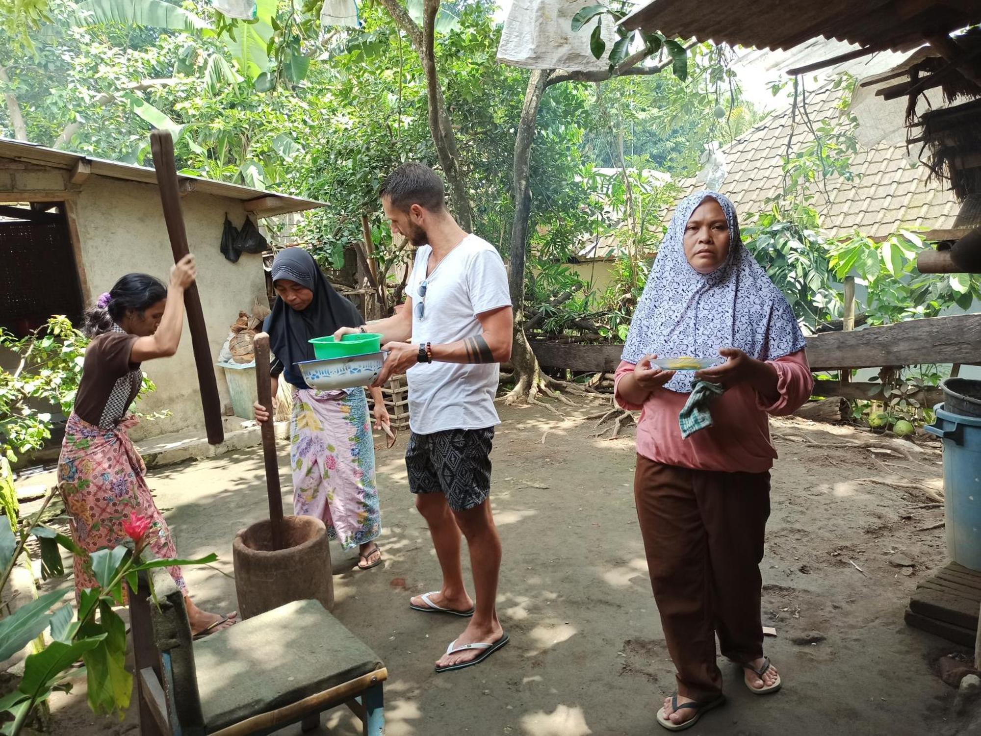 Bunga Maliq Bungalow Lombok Tetebatu Rum bild