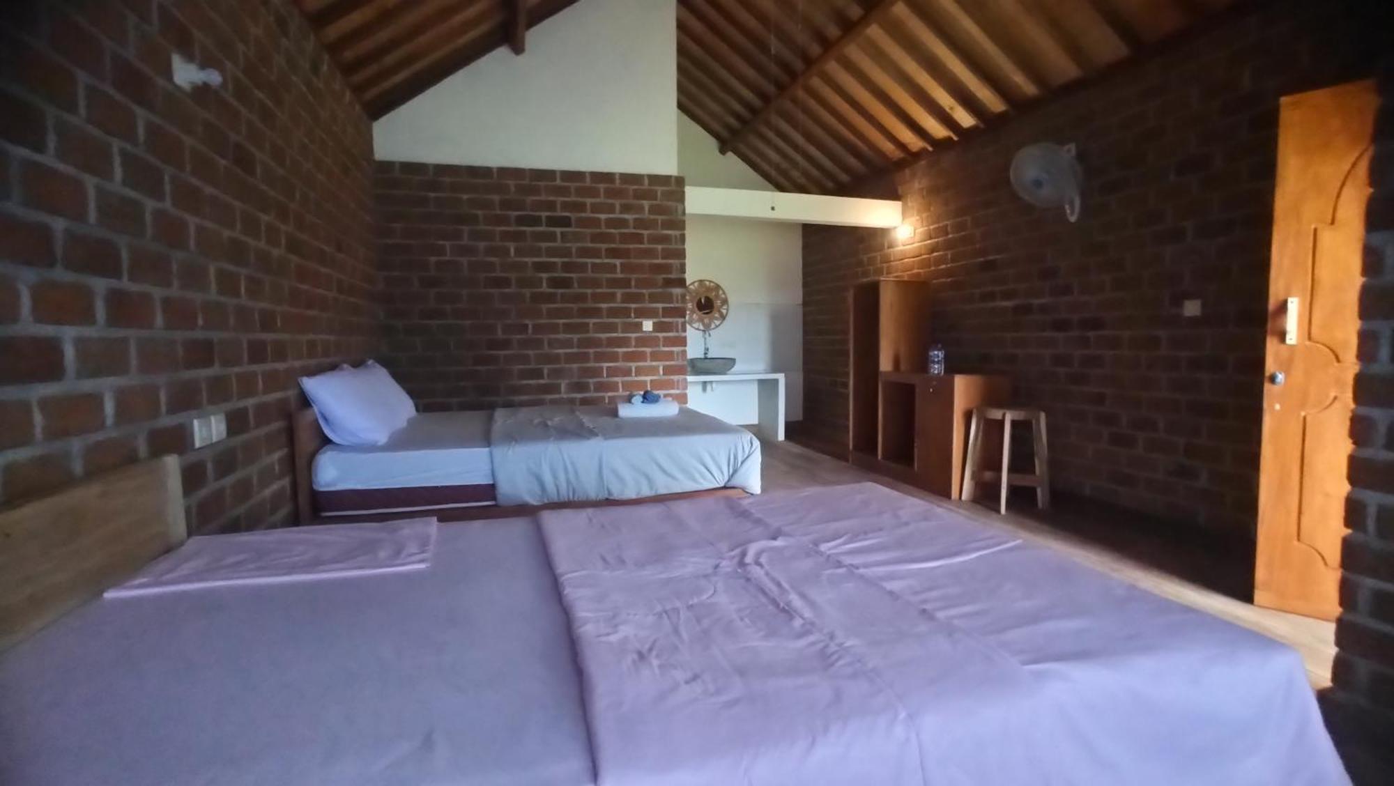 Bunga Maliq Bungalow Lombok Tetebatu Rum bild